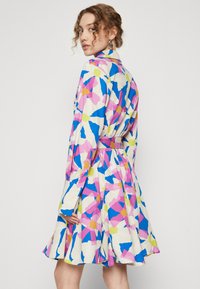 Colourful Rebel MINON BIG FLOWER SHIRT DRESS - Marškininė suknelė - multicolor