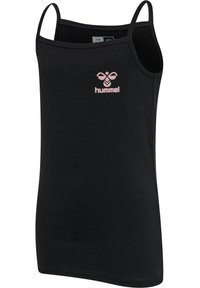 Camiseta sin mangas negra hecha de tela suave. Presenta tirantes finos y un logo rosa de Hummel en el frente. Diseño simple y ajustado.