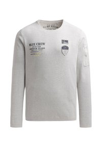 Grauer Langarm-Sweatshirt mit bedrucktem Text und Abzeichen. Rundhalsausschnitt, gerippte Textur und seitliche Taschen an den Ärmeln. Lässiges Design.