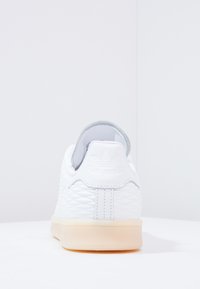 adidas Originals Tenisky - white