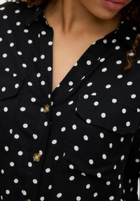 Vero Moda VMBUMPY - Košilová halenka  - black