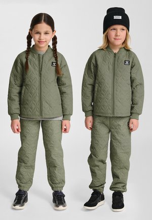 Hummel SOBI THERMO UNISEX SET - Regnbukser - vetiver