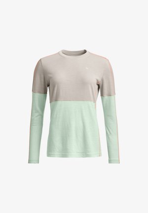 Langärmliges T-Shirt in Hellgrau und Mintgrün, mit kontrastierenden Nähten in Orange, Rundhalsausschnitt und lockerer Passform.