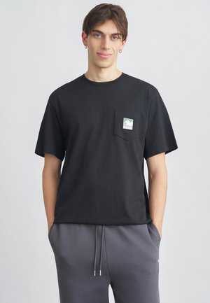 MOUNTAIN LOGO SHORT SLEEVE TEE - Basic póló - black