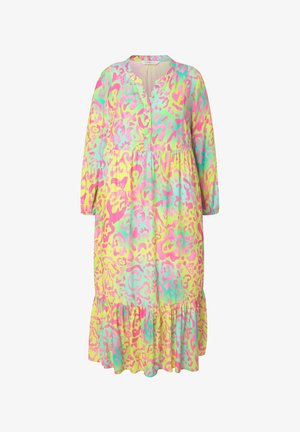 Barevné šaty do půli stehen s jemnou látkou a živým leopardím potiskem v růžové, žluté a zelené barvě, se volánkovým lemem.