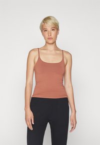 Yogasearcher Top - cedar