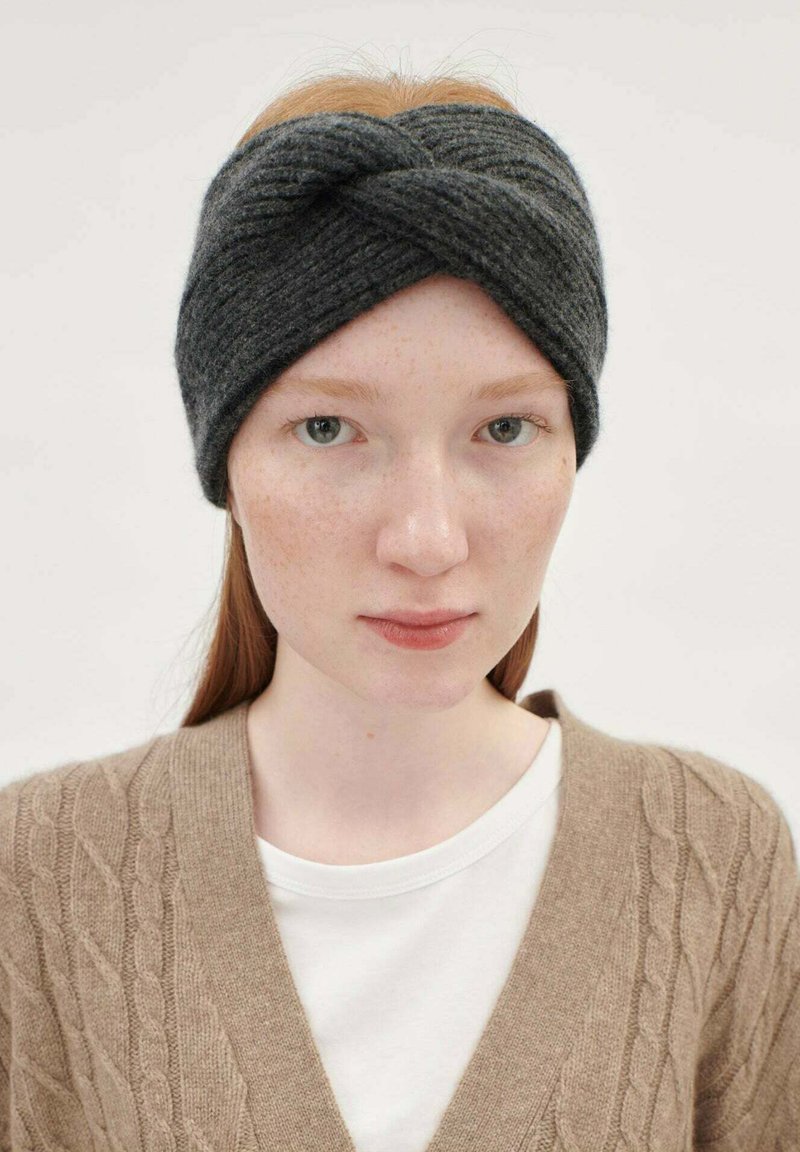 GOBI Cashmere MIT KNOTENEFFEKT Öronvärmare holzkohle/mörkgrå