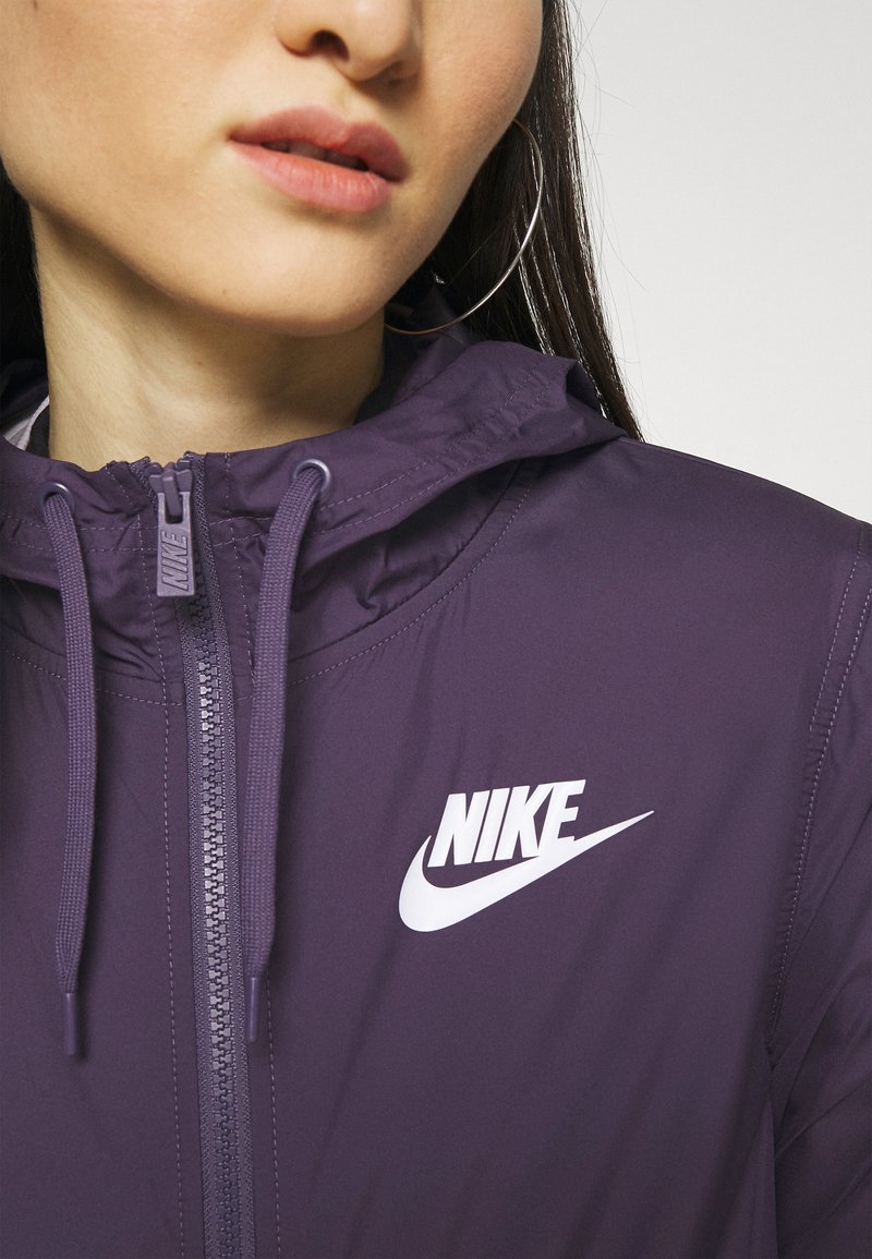 nike lila jacke