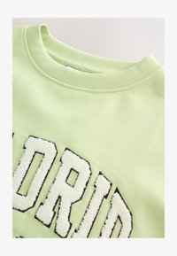 Vybrané, lime green madrid spain