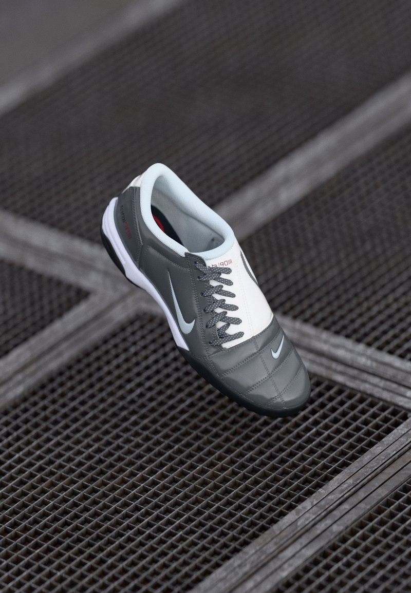 TOTAL 90 light graphite/metallic summit white/black/varsity red/grey