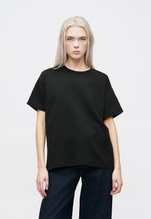 Pieces PCSKYLAR SS OVERSIZED NOOS - Basic póló - black