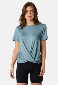 Unselected, light blue
