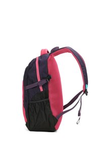 Zaino con tessuto rosa e viola, dettagli neri, pannello in rete, maniglia superiore, spallacci regolabili, tasca laterale con zip e forma curva.