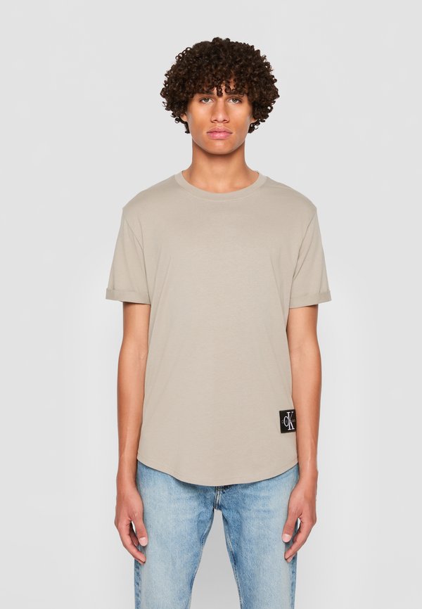 BADGE TURN UP SLEEVE - Basic T-shirt - elephant skin4