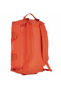 Zaino arancione brillante realizzato in materiale resistente. Caratterizzato da spallacci imbottiti, maniglia superiore e tasca laterale. Forma rettangolare.