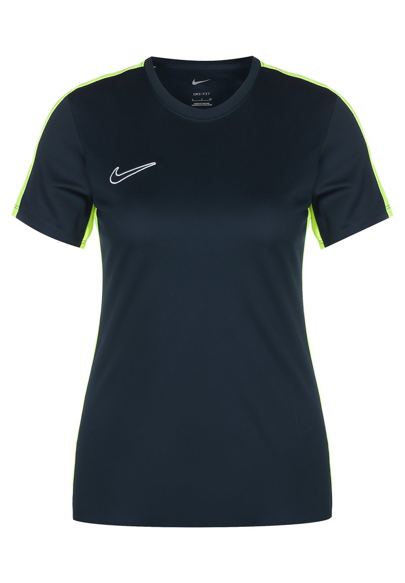 Koszulka sportowa Nike Dri-FIT w ciemnym granacie z jasnoskalnymi akcentami na ramionach. Krótkie rękawy, okrągły dekolt, miękka tkanina, z białym logo.