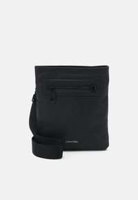 Calvin Klein - ELEVATED FLATPACK - Taška s příčným popruhem - black Miniatura obrázku 1