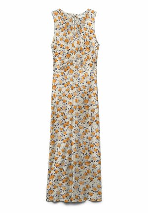 Ærmeløs, lang kjole med beige bund og orange blomsterprint, med små blå blade og nøglehul-udskæring ved halsen.