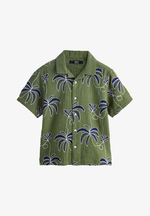 Camicia verde a maniche corte con bottoni, ricamo di palme blu navy e bianche, colletto a punta e tessuto leggero e strutturato.