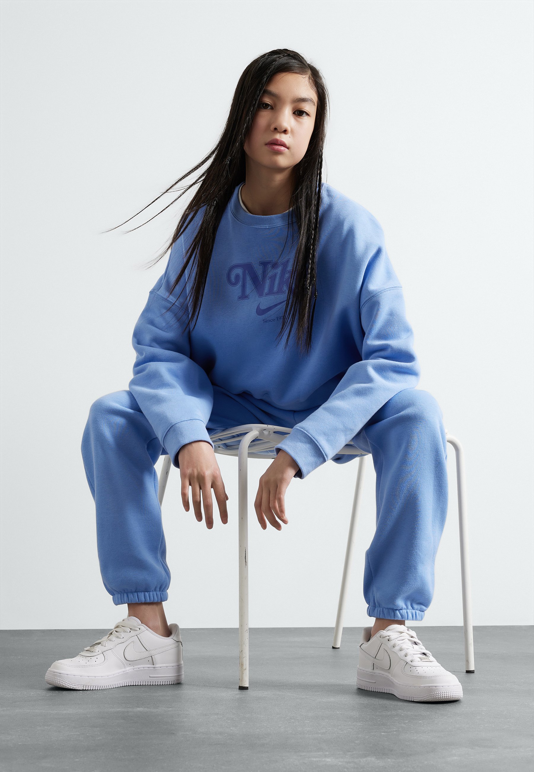 royal blue nike joggers womens