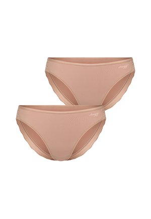 Dwa beżowe bezszwowe damskie bikini z elastycznymi paskami w talii oraz małym białym logo marki z boku.