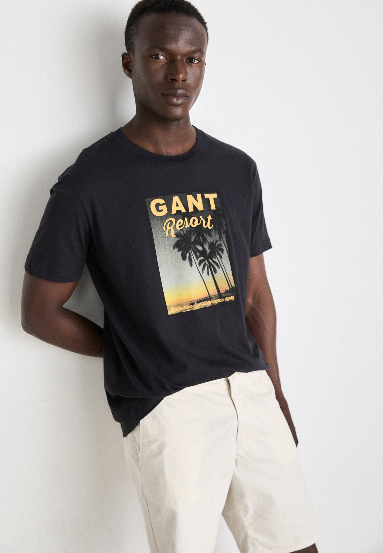 RELAXED FIT