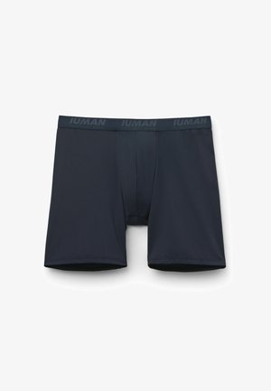Mørkeblå boxershorts lavet af glat stof, der har en bred linning med "IUMAN" logo. Enkel design, lårlængde, ingen mønstre.