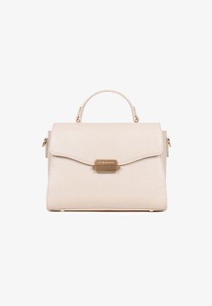 Beige strukturierte Handtasche aus synthetischem Material, ausgestattet mit einem oberen Griff, magnetischem Klappverschluss und goldfarbenen Hardware-Akzenten.