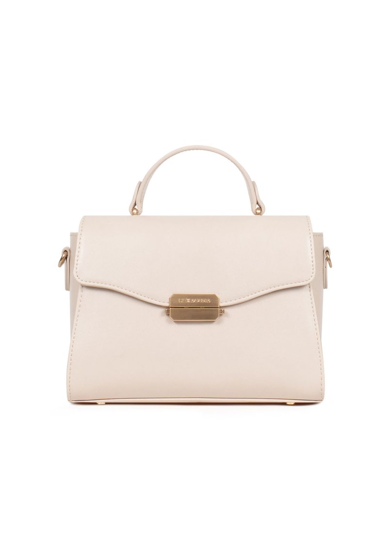 Borsa strutturata beige realizzata in materiale sintetico, con manico superiore, chiusura a patta magnetica e dettagli in metallo dorato.