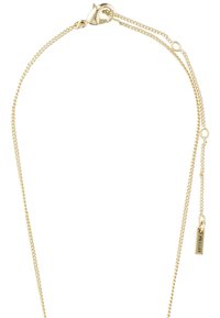 Goldkette mit einem filigranen Design, ausgestattet mit einem Karabinerverschluss und verstellbarer Länge sowie einem kleinen, gravierten Anhänger.