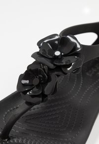 Crocs Allassandaalit - black