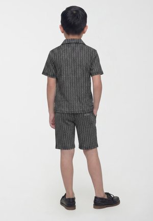 Guess, JACQUARD-POLO- UND SHORTS-SET - Kratke hlače - schwarz