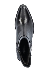 Zwarte leren enkelboot met een puntige neus, zijrits en gestructureerde accenten. Gladde afwerking met een zachte binnenvoering.
