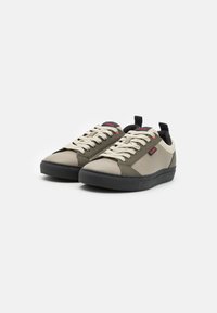 Sneakers with a grey and olive mix, featuring a smooth leather upper, round toe, contrasting laces, and a black rubber sole.
