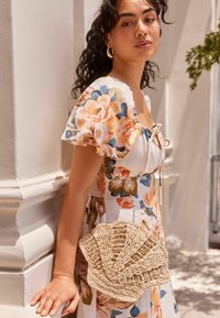 Next PUFF SLEEVE  TALL REGULAR FIT - Hverdagskjole - floral