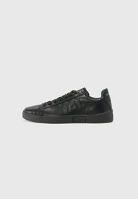 Unselected, black