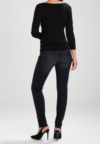 Anna Field Top s dlouhým rukávem - black