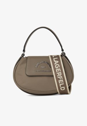 Torebka w kształcie księżyca w kolorze taupe z uchwytem na górze, przednią klapką z tłoczonym napisem "Karl Lagerfeld Paris" oraz odpinanym paskiem z napisem z logo.