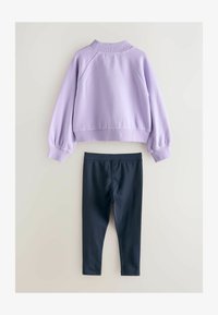 Nepasirinkta, lilac and navy