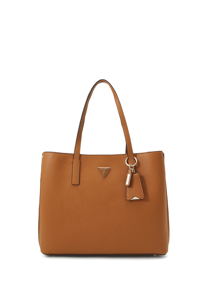 Borsa tote in pelle marrone con texture a ciottoli, due manici, hardware dorato, un portachiavi ornamentale e un logo triangolare sul davanti.