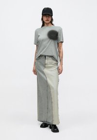 MM6 Maison Margiela Trükipildiga T-särk - light grey melange