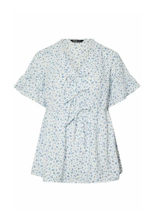 Chemisier blanc à manches courtes avec petit imprimé floral bleu, col en V, trois fermetures à nouer, et design fluide avec taille froncée.