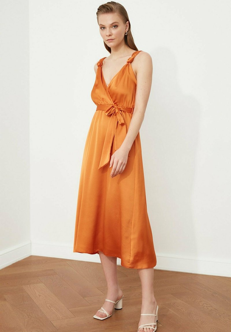 Damen Freizeitkleider | Trendyol Freizeitkleid orange - AE84000 Damen Freizeitkleider | Trendyol Freizeitkleid orange - AE84000