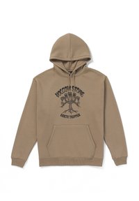 Bruine hoodie van zacht materiaal, met een voorzak in kangoeroestijl, een trekkoordkap en een grafische print van een boomembleem met tekst.