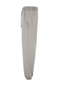 Lysegrå sweatpants med elastisk talje, snøre, sidelomme og elastiske manchetter, der har en glat bomuldsblandingsstoftekstur.