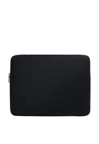 Funda negra para portátil con un exterior de tela suave, forma rectangular, cierre de cremallera y sin logotipos ni patrones visibles. Diseño minimalista.