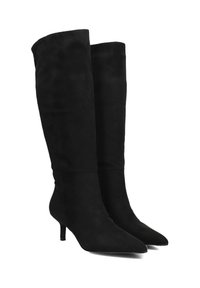 Zwarte suède kniehoge laarzen met een spitse neus en een slanke hak. Glad van structuur zonder zichtbare patronen of hardware.