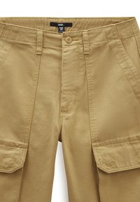 Pantaloni cargo beige in cotone, con due ampie tasche laterali, chiusura con bottone e dettagli di cucitura visibili. L'etichetta della taglia riporta il numero 26.
