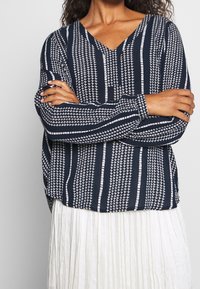 Kaffe Blus - dark blue