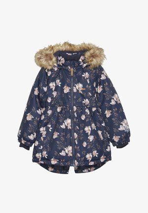 Marineblå blomstret jakke med hette i falsk pels. Har glidelås foran, elastiske mansjetter og en samlet midje. Blomsterdesign i rosa og hvitt.